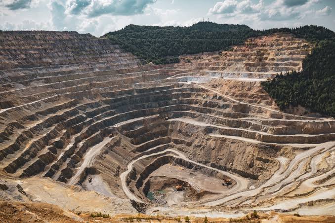 Mineração a céu aberto